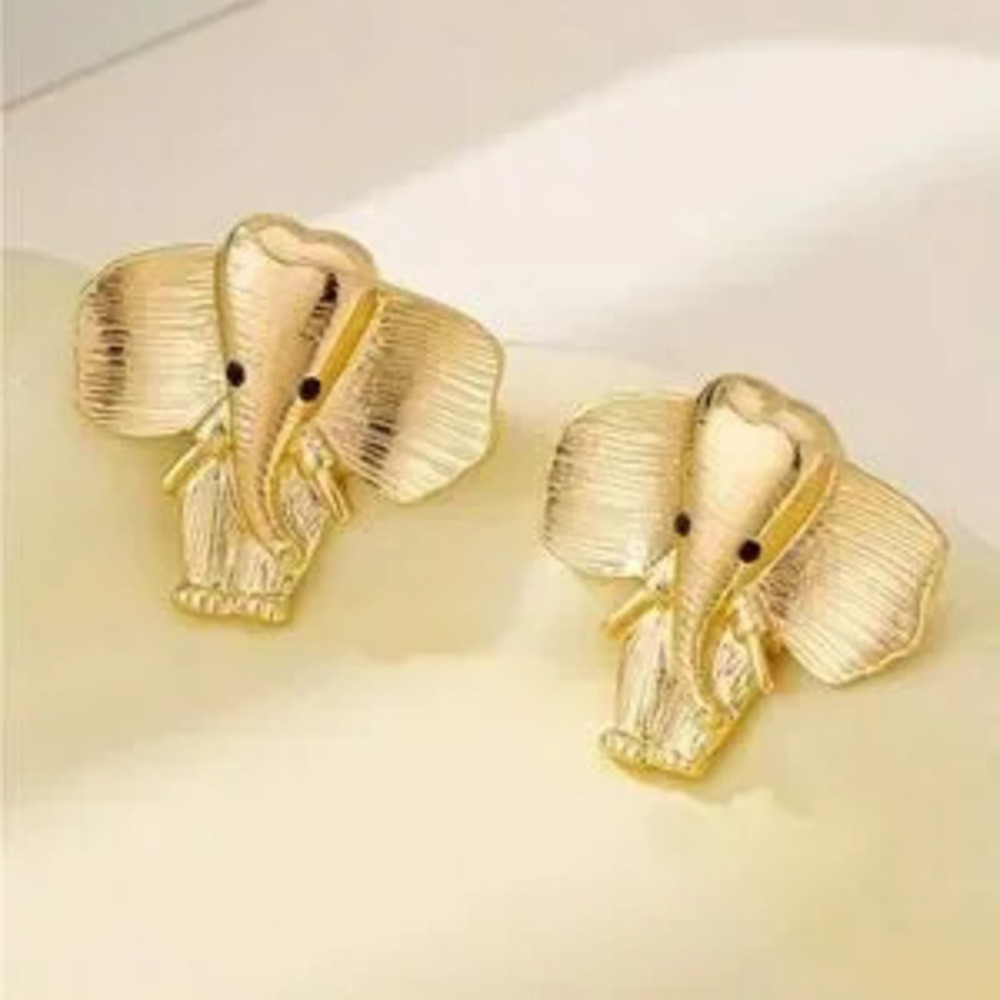 Savanna Icon Elephant Studs Earrings